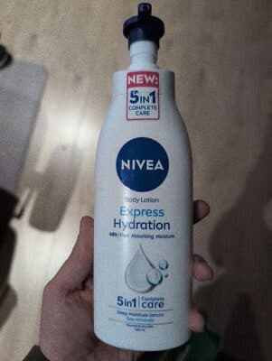 Express Hydration body lotion